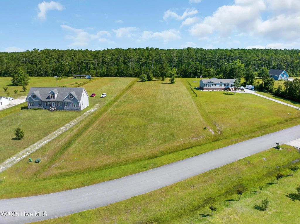303 Mayflower Drive, Newport