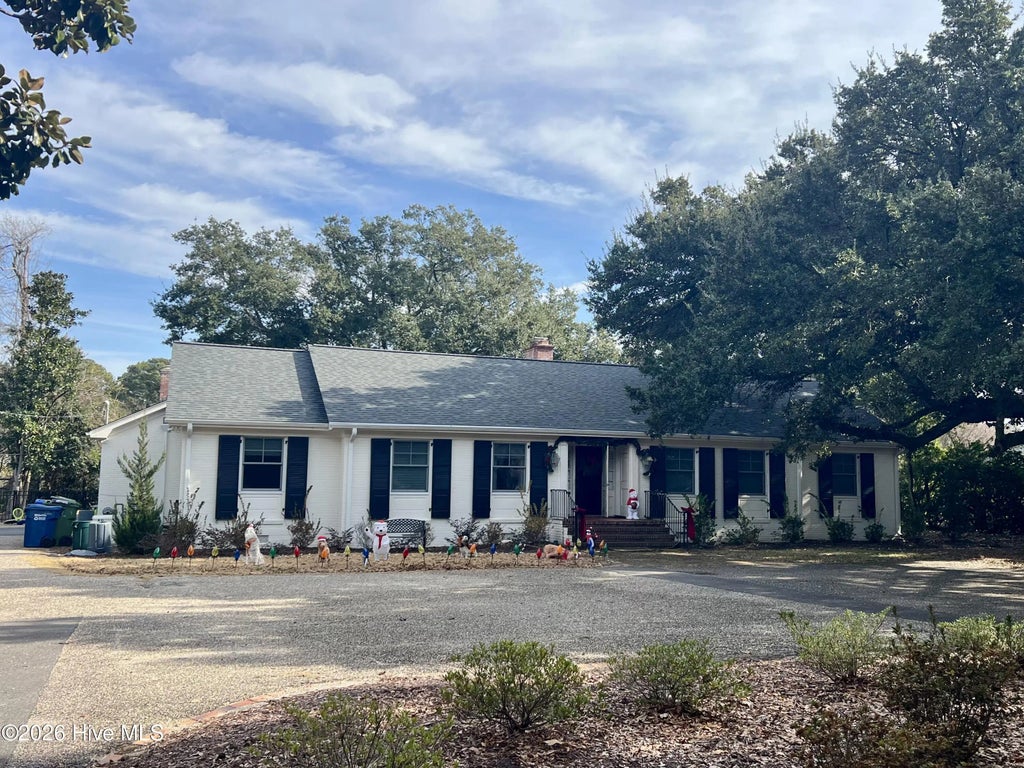 1833 S Live Oak Parkway, Wilmington