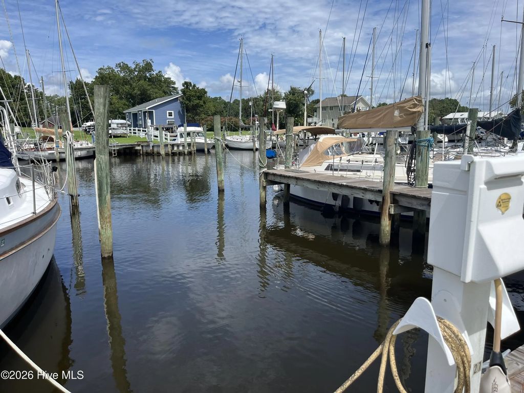 27 Pecan Grove Marina Boat Slip 27, Oriental