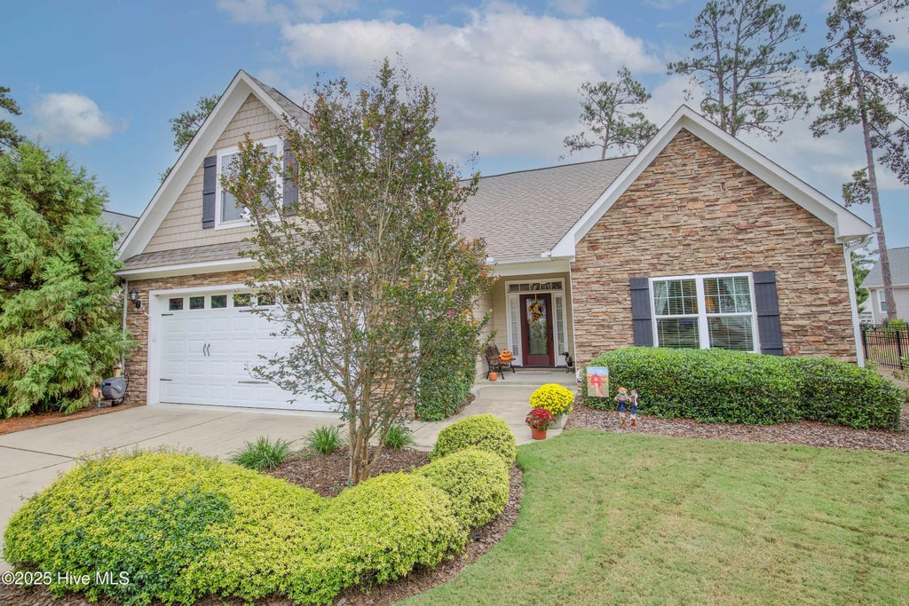 111 S Bracken Fern Lane, Southern Pines