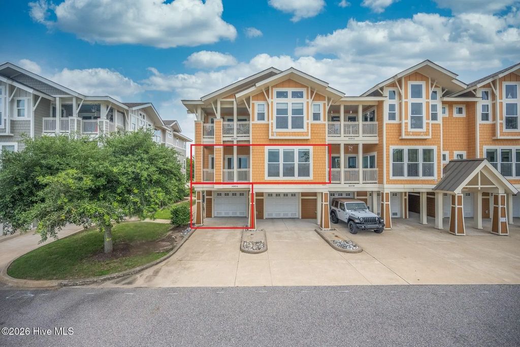 100 Mercedes Court A, Grandy