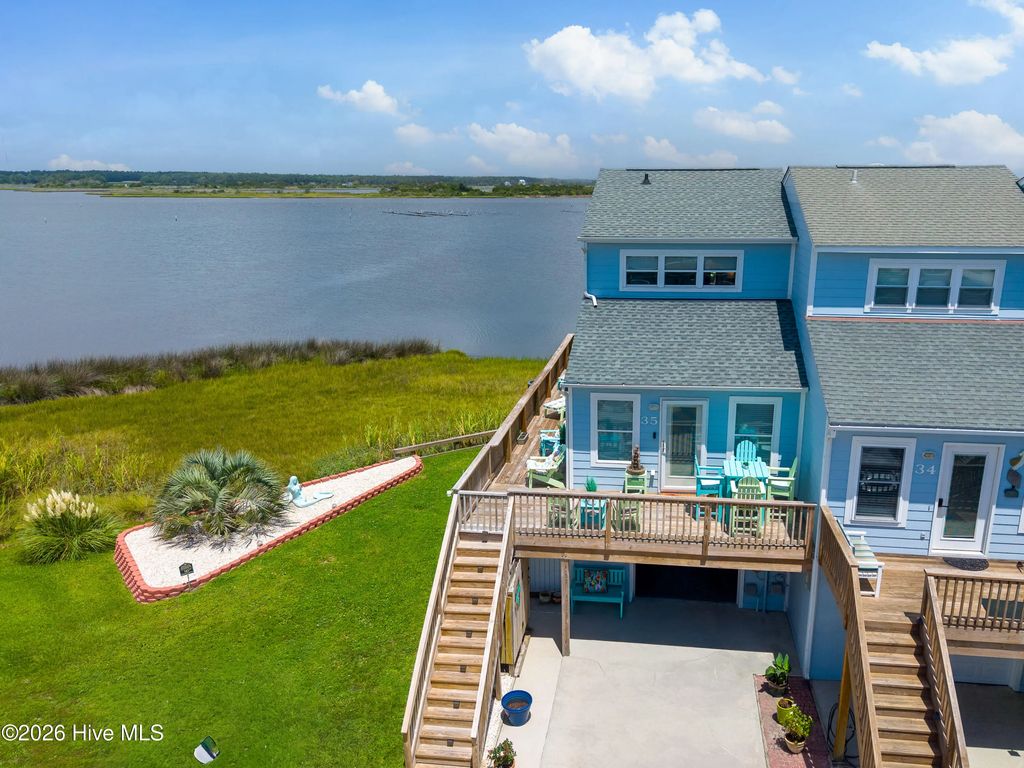 35 Bermuda Landing Place, North Topsail Beach