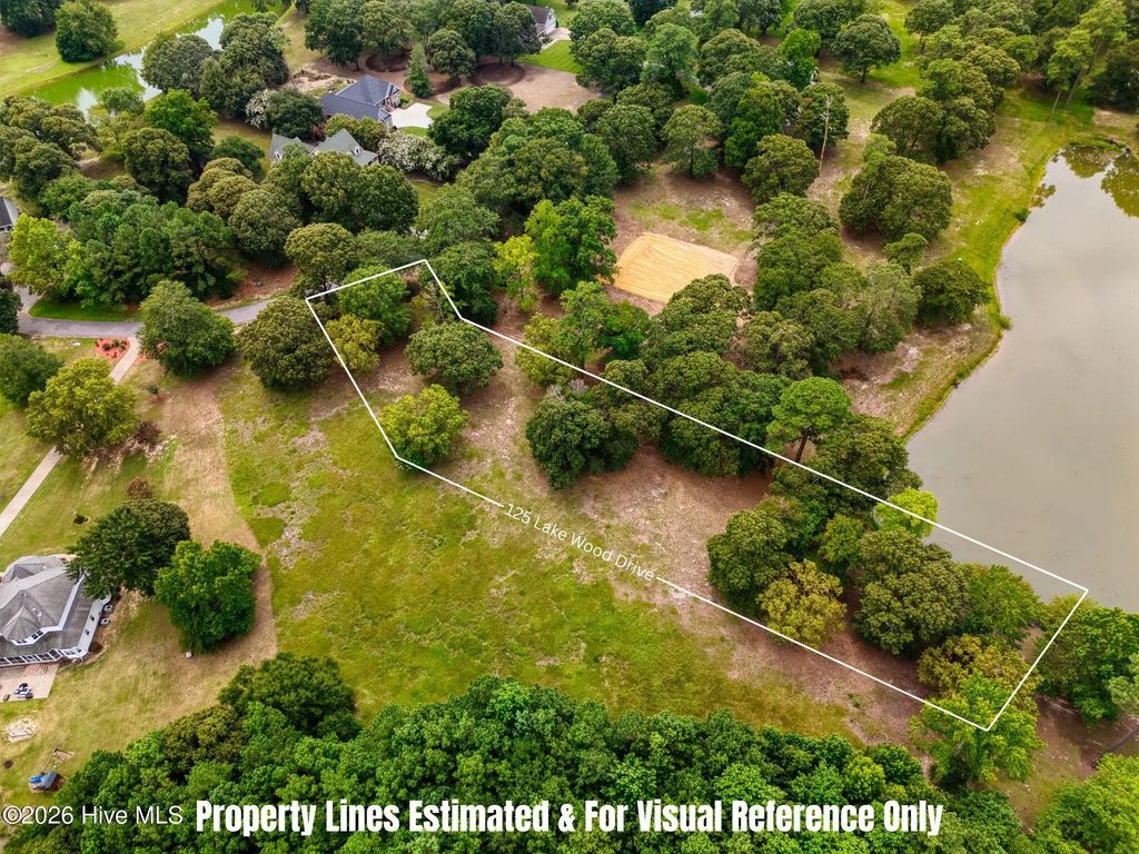125 Lake Wood Drive, Edenton