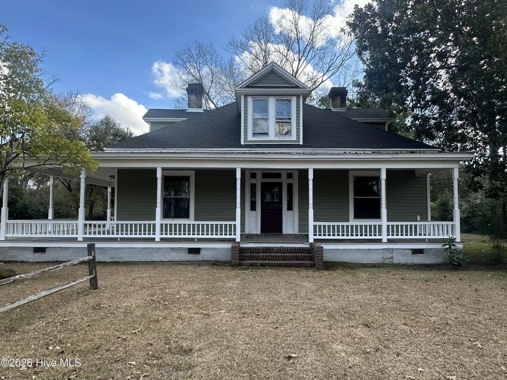 1005 W Church Street, Laurinburg