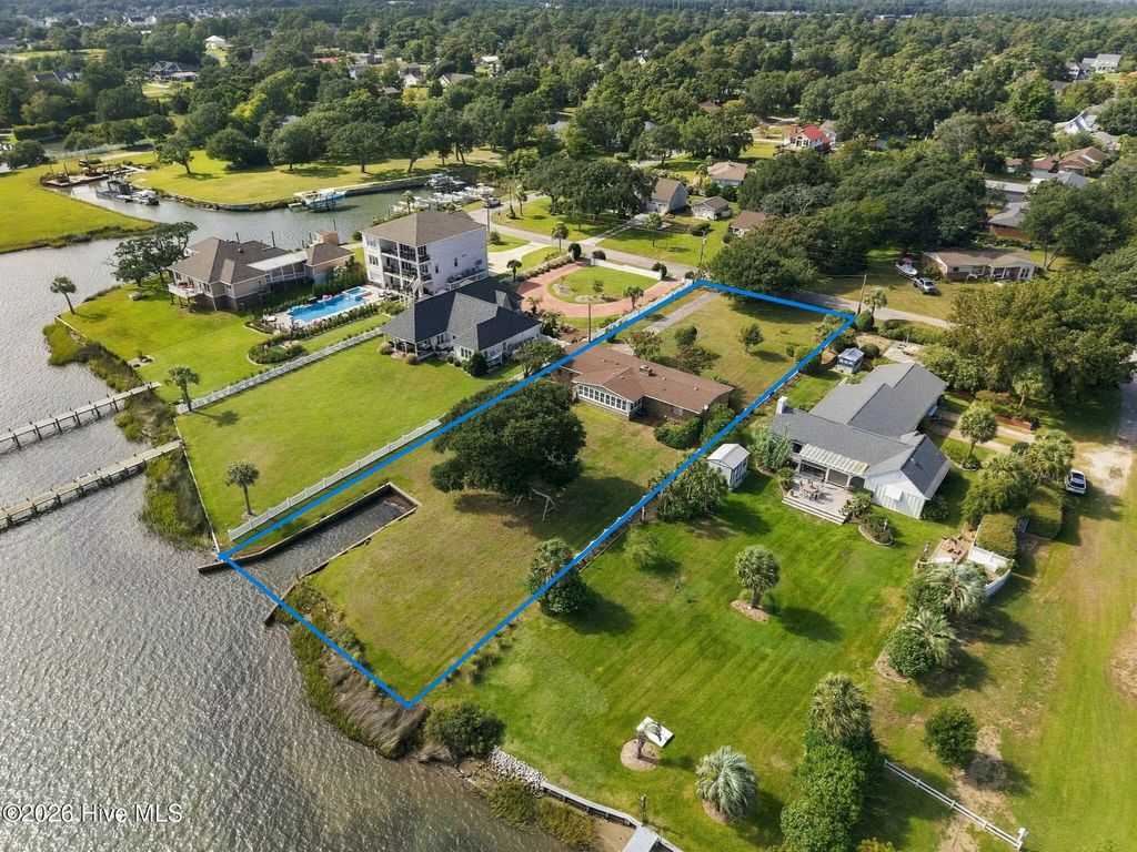 563 Neptune Drive, Cape Carteret