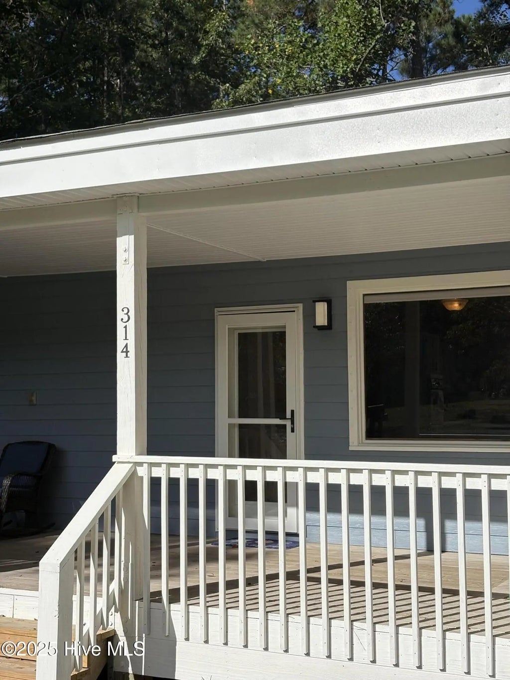 314 Pond View Court, Hampstead