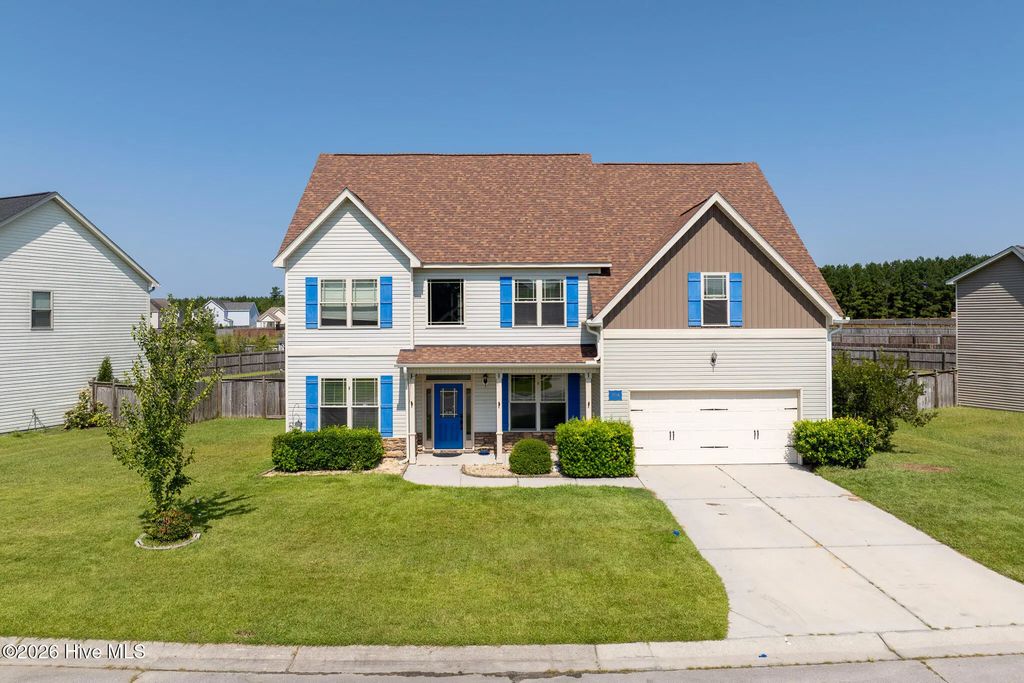 304 Sw Plantation Drive, Maple Hill