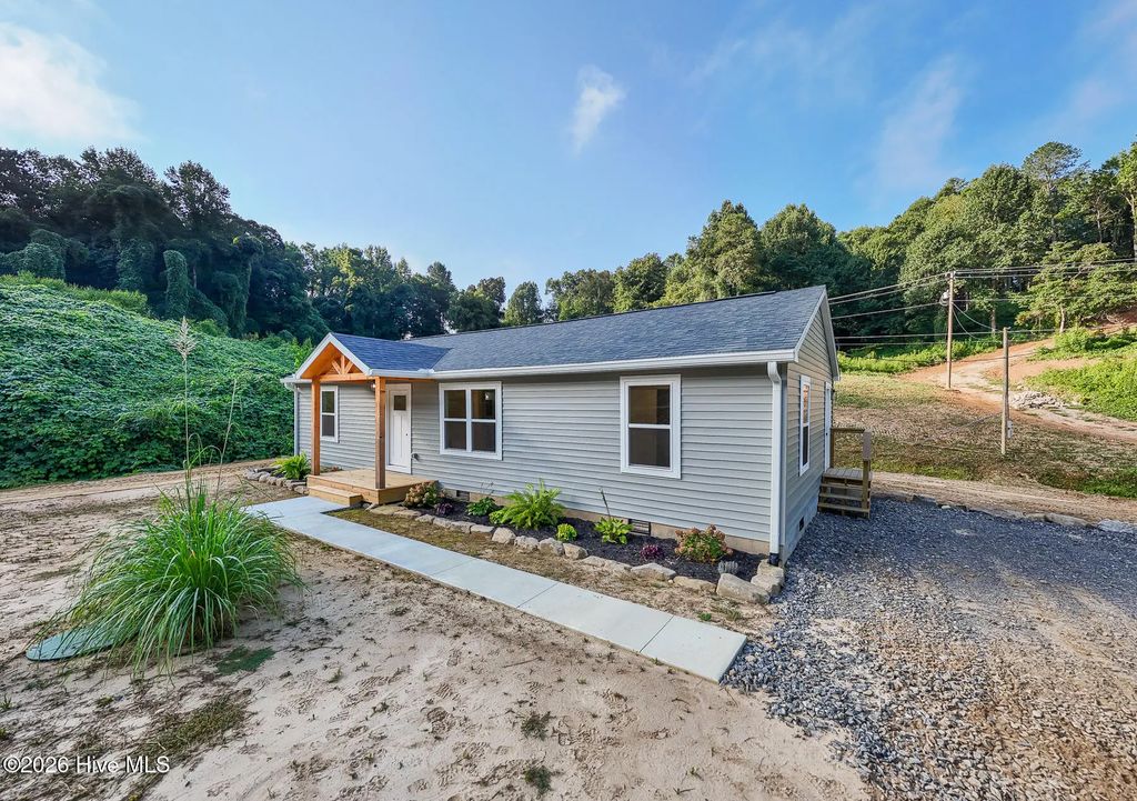 27 Betty Sue Deyton Road, Robbinsville