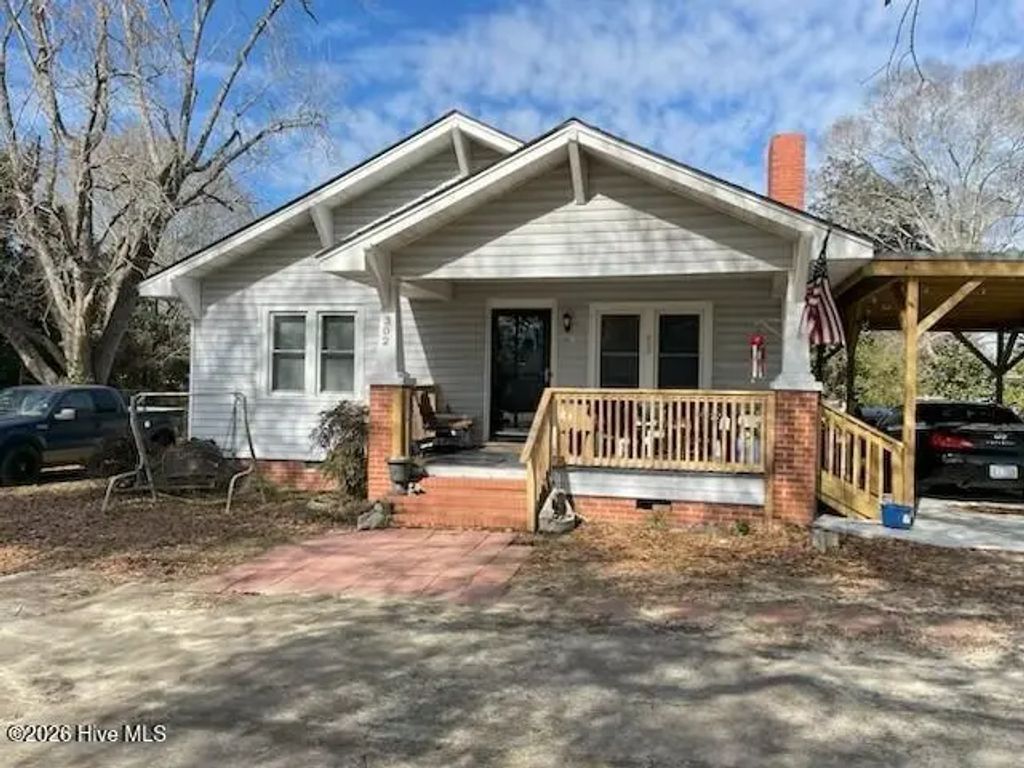 302 W Wilmington Street, Burgaw