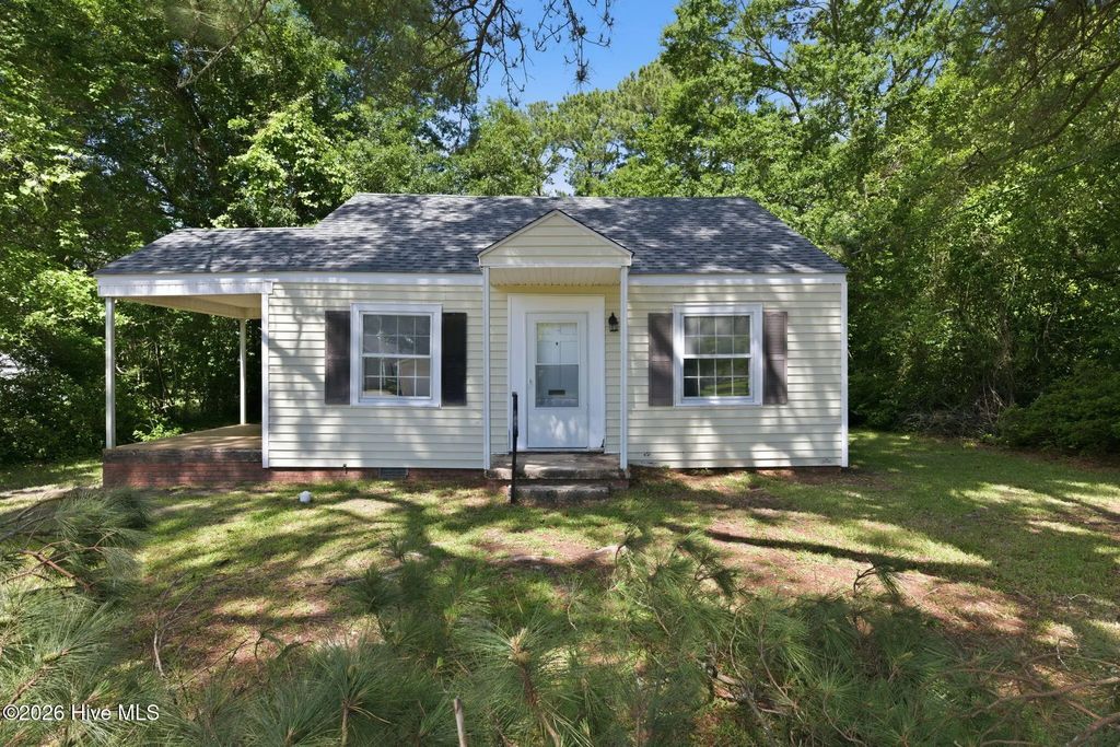 1610 Queen Anne Lane, New Bern