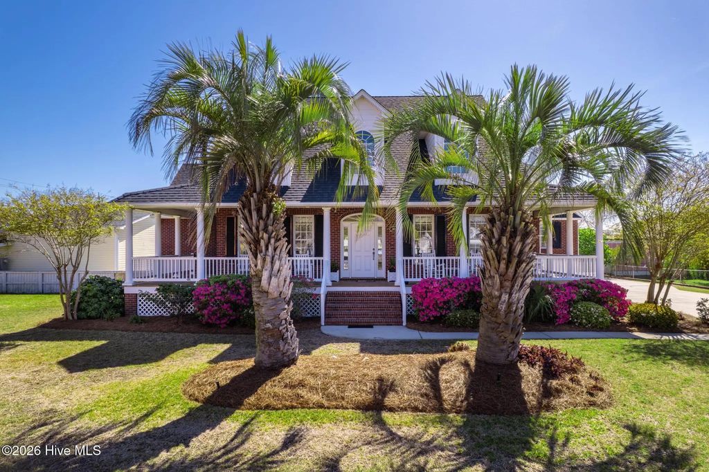 109 Fifth Avenue S, Kure Beach