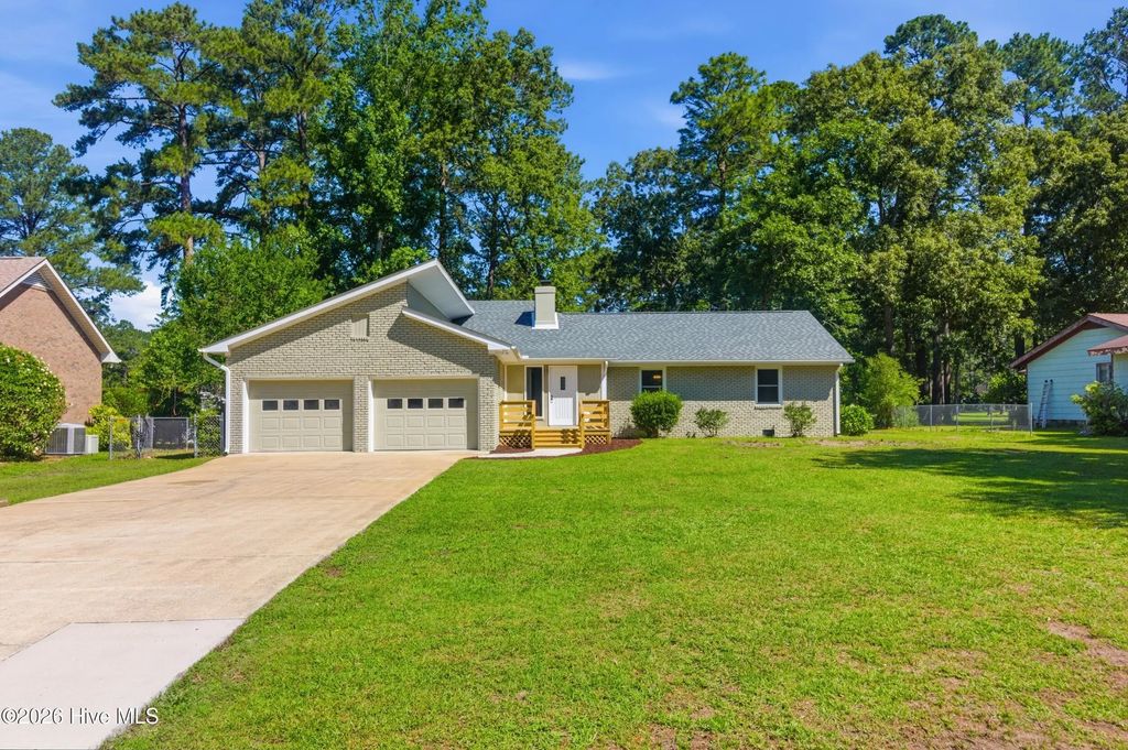 409 Plantation Drive, New Bern