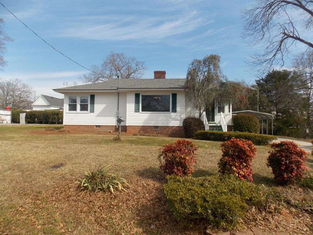 306 S Maple Street 1, McCormick