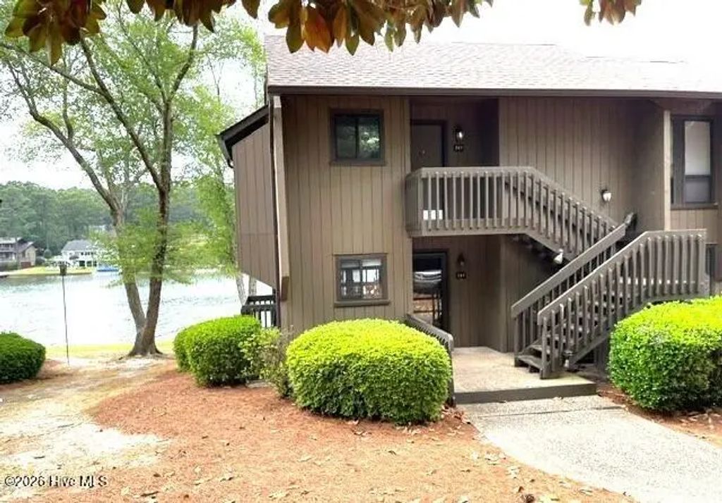 250 Sugar Gum Lane 107, Pinehurst