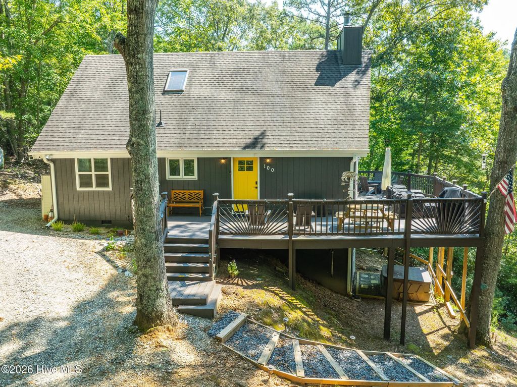 100 Stephens Lane, Murphy