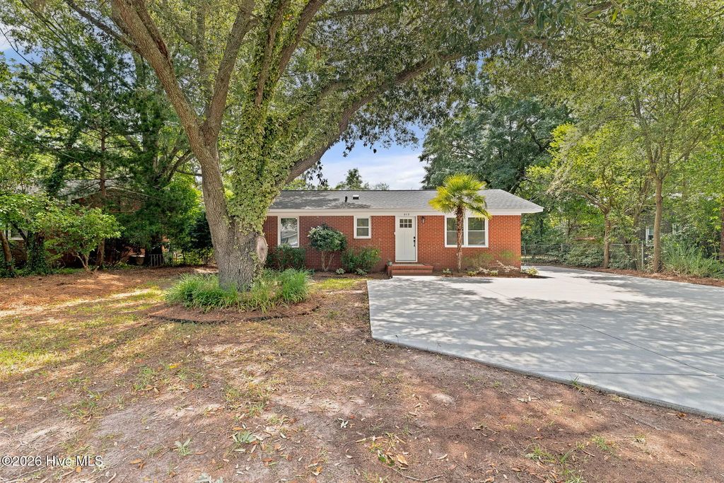 212 Wood Dale Drive, Wilmington