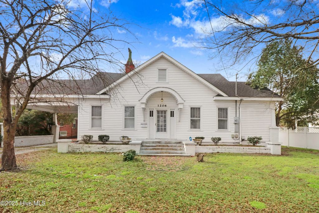 1206 E Ash Street, Goldsboro