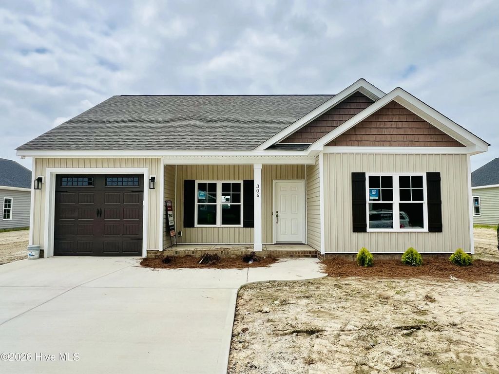 306 E Norwayne Alumni Way, Fremont