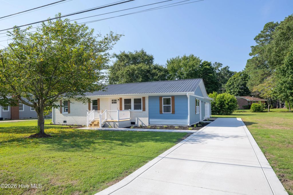 105 Harmon Street, Clinton