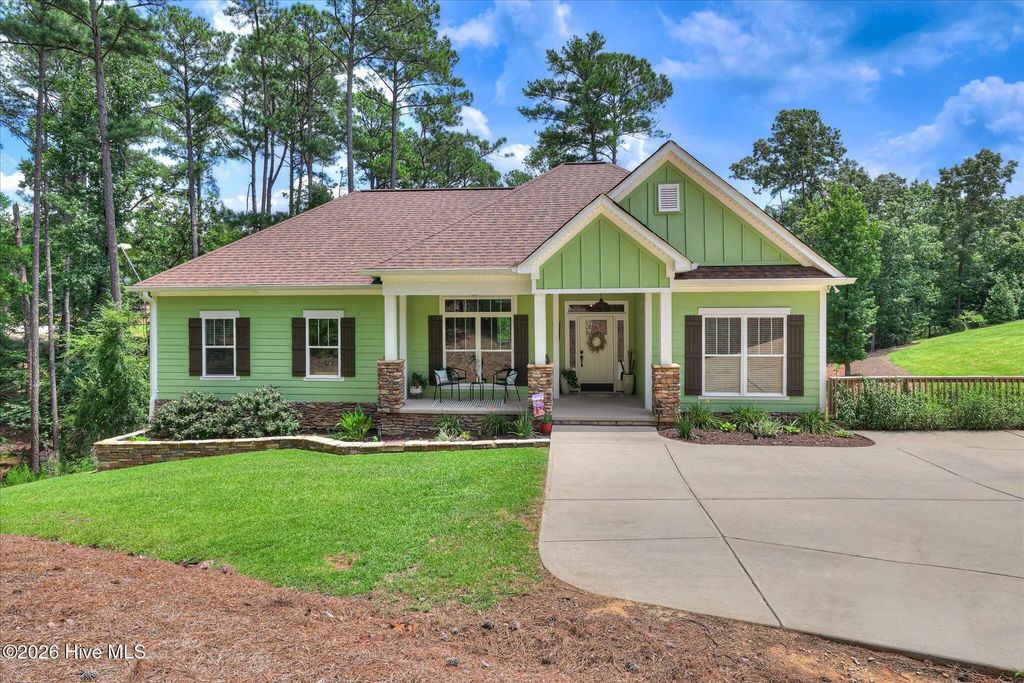 137 Memorial Drive, McCormick