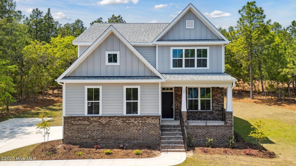 128 Shaw Drive, West End