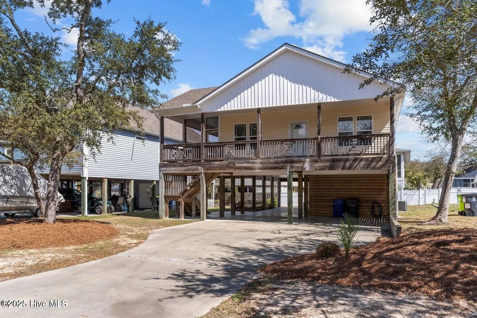 150 Ne 30th Street, Oak Island
