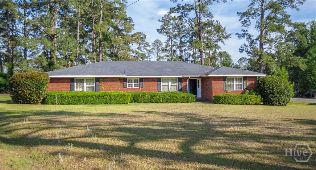 105 Edgewood Road, Glennville
