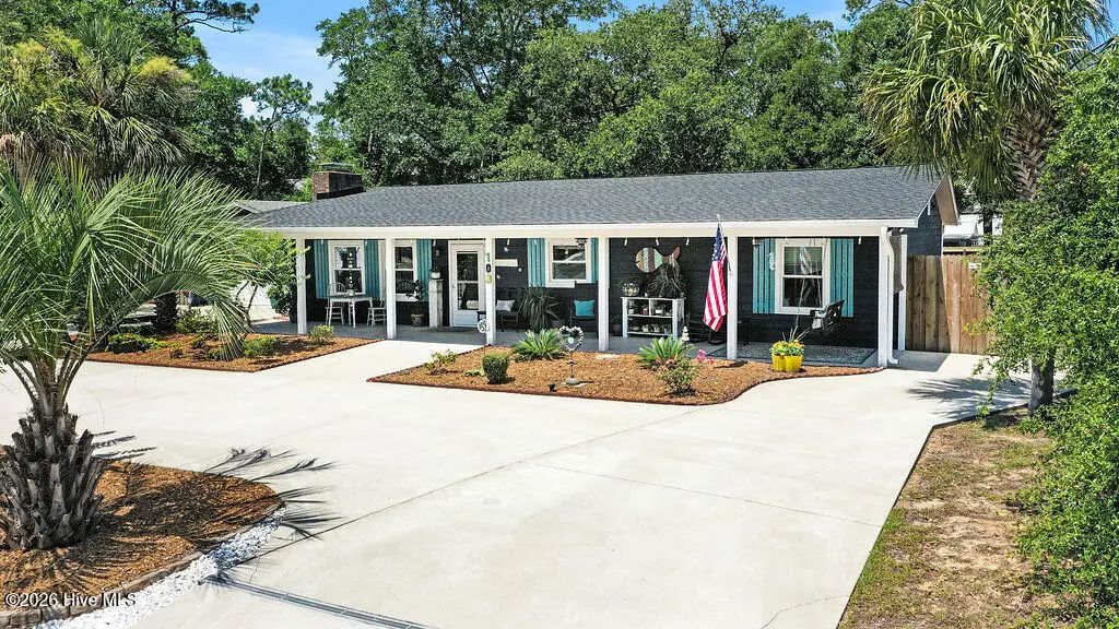 103 Nw 25th Street, Oak Island