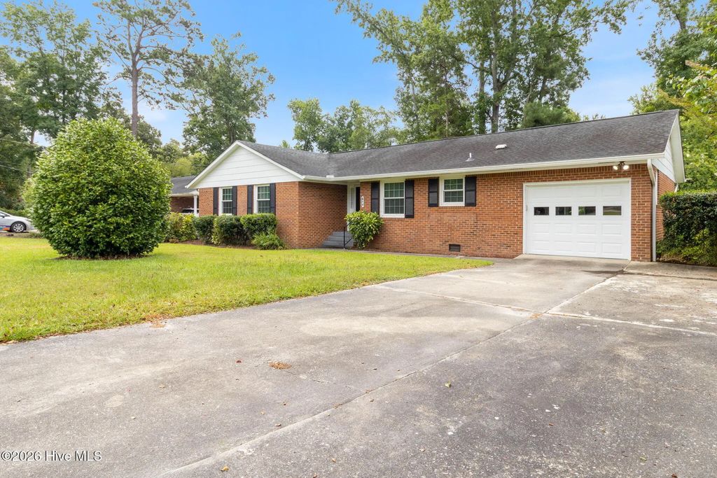 614 Wedgewood Road, Whiteville