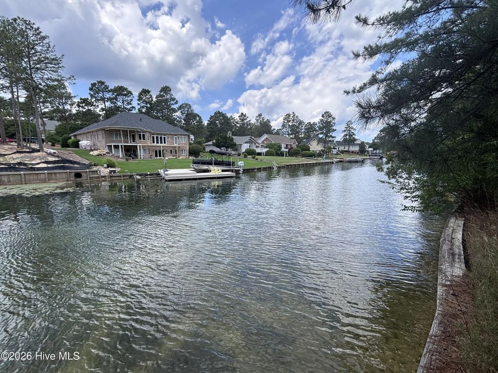 111 Callis Circle, West End