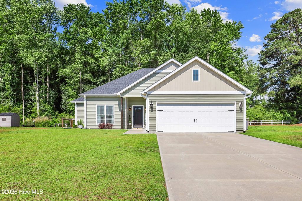 830 Bright Leaf Road, Kinston