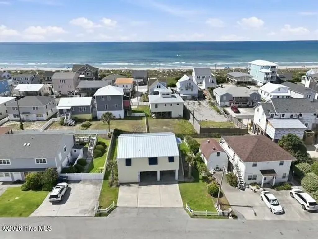 102 W Dobbs Street, Atlantic Beach