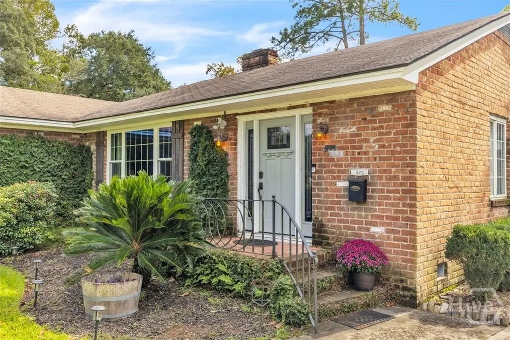 223 E 64th Street, Savannah
