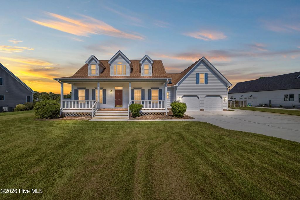 117 Middle Point Road, Hampstead