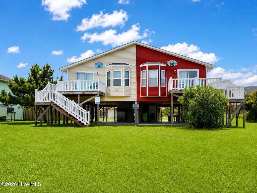 219 Coastal Drive, North Topsail Beach