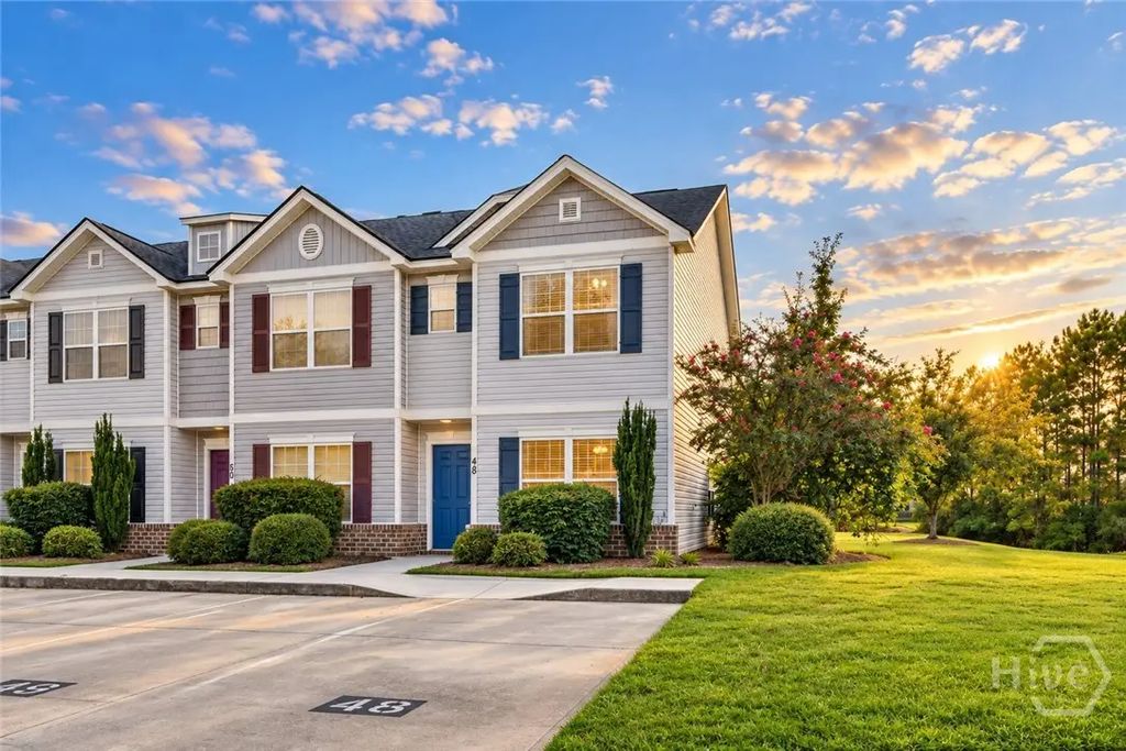 48 Winter Lake Circle, Savannah