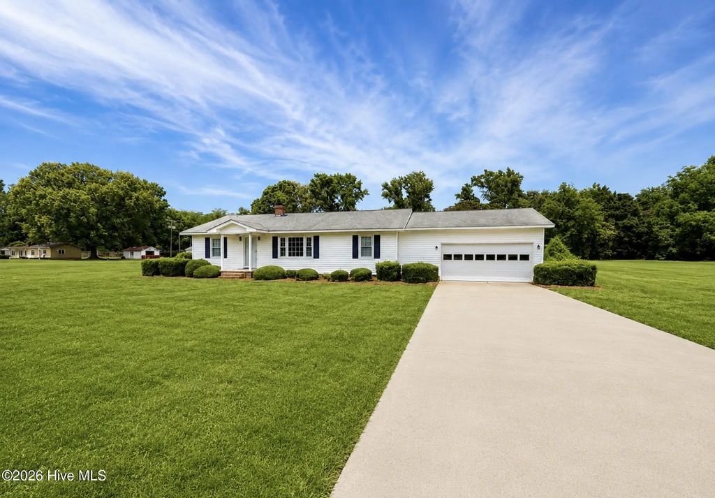 606 Darden Drive, Kinston