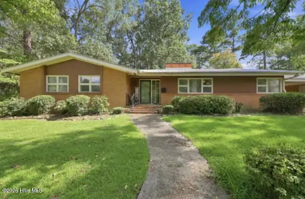 402 E Vance Street, Williamston