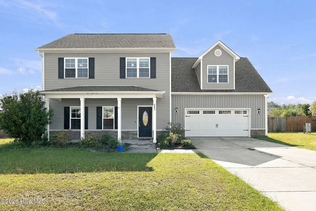 203 Chestwood Drive, Hubert