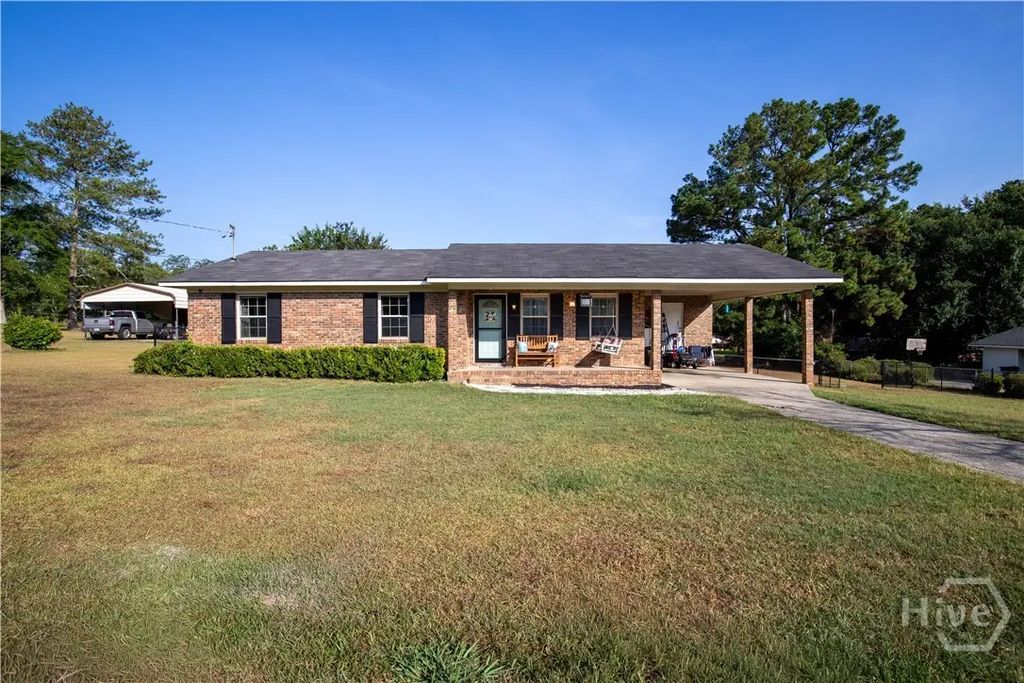 110 Queen Drive, Glennville