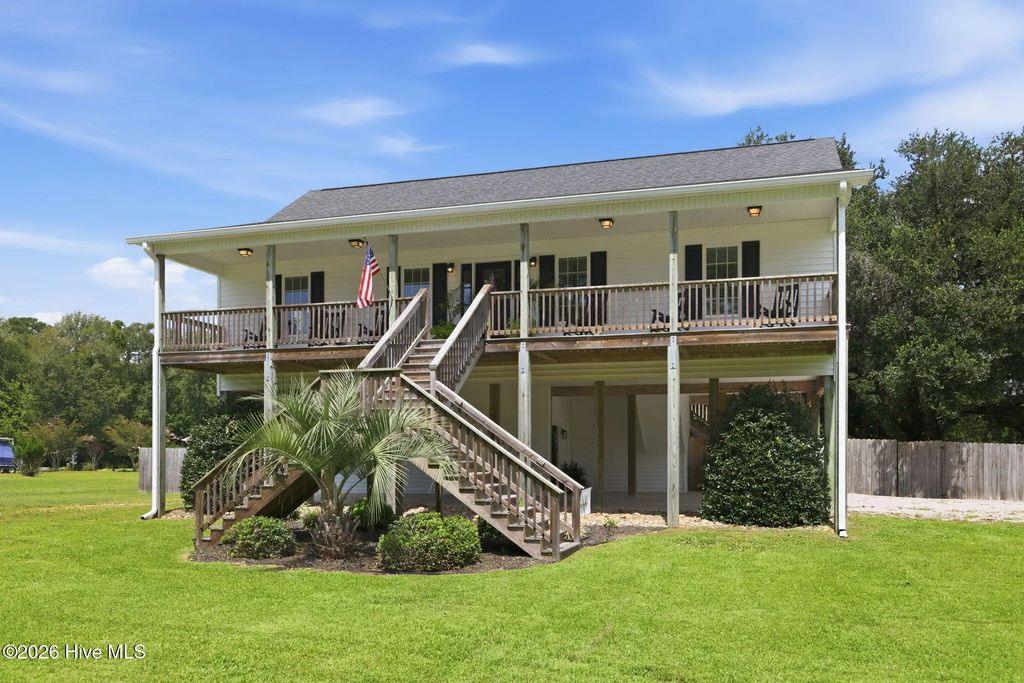 1422 Harkers Island Road, Beaufort