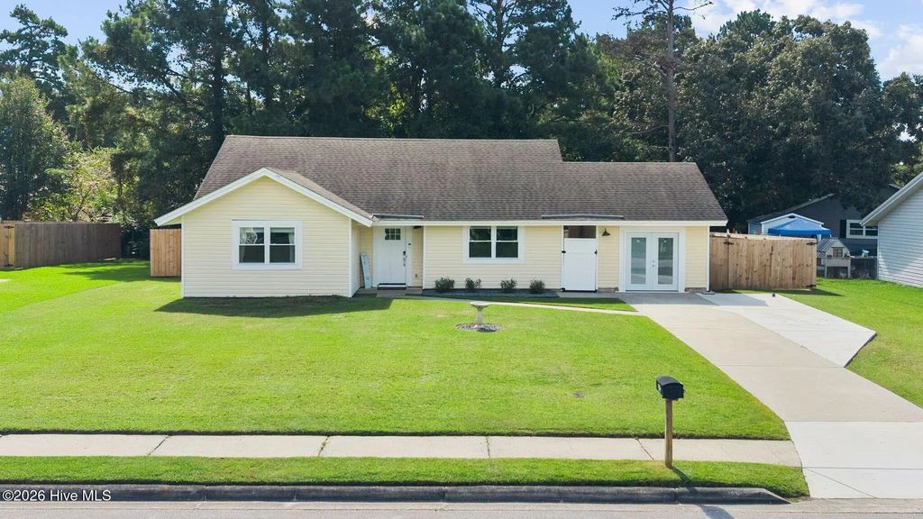 405 Dennis Road, Jacksonville
