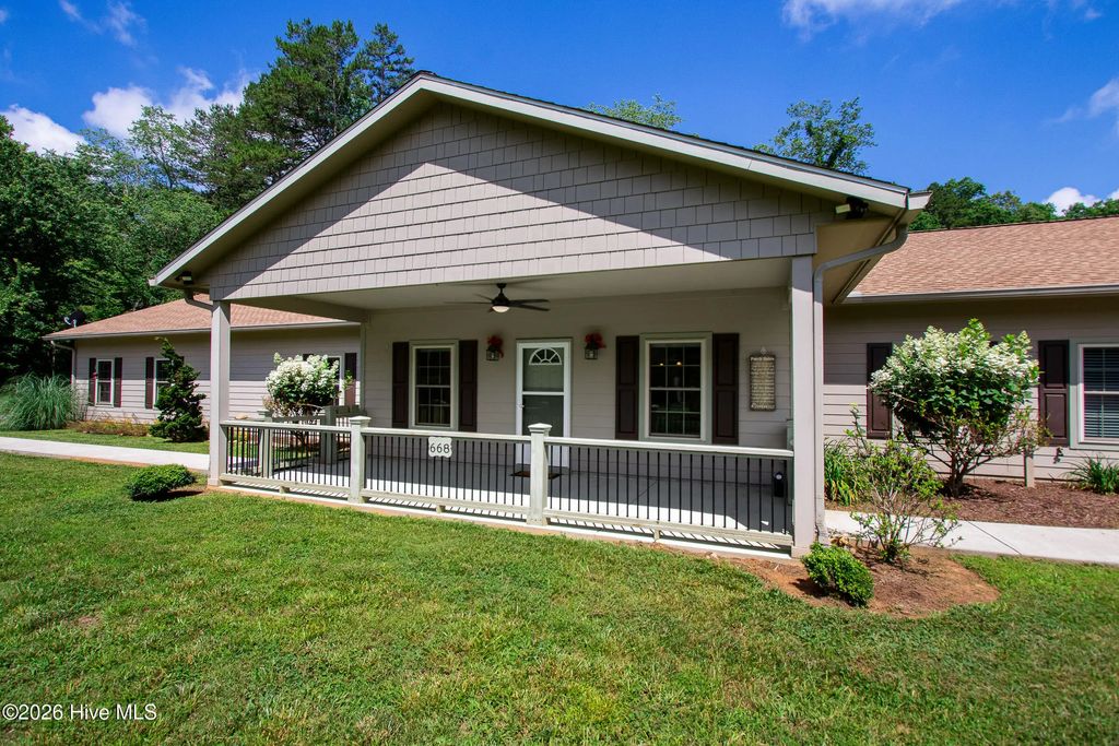 668 Little Ranger Road, Murphy