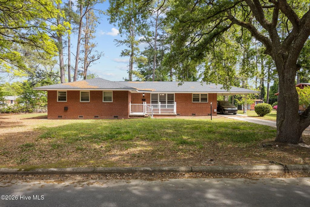 200 Marcellus Street, Laurinburg
