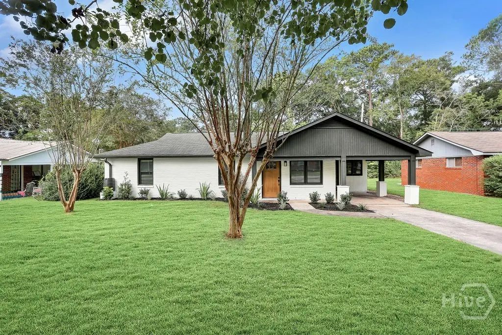 109 Bowman Avenue, Garden City