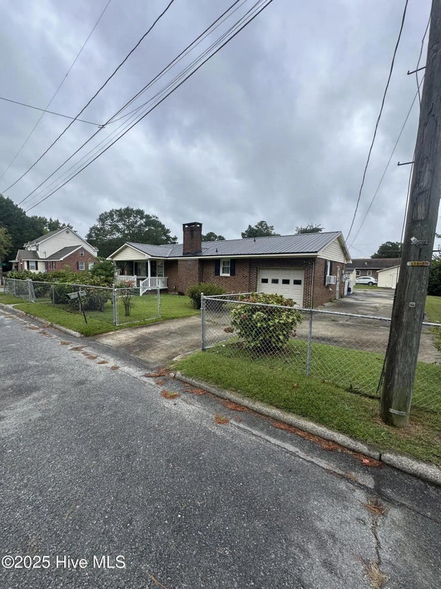 212 Morris Street, Williamston