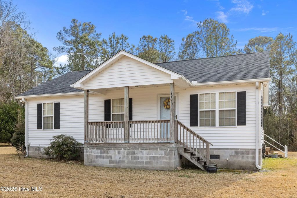 585 Roberts Road, Newport