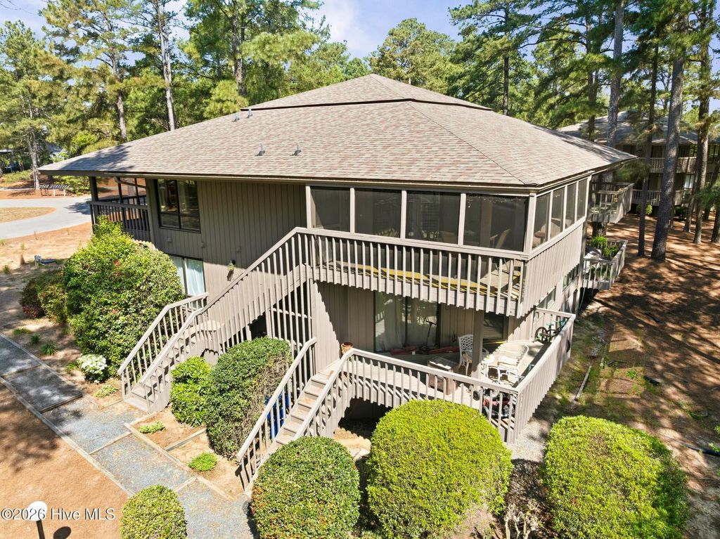 424 Foxcroft Circle, Jackson Springs