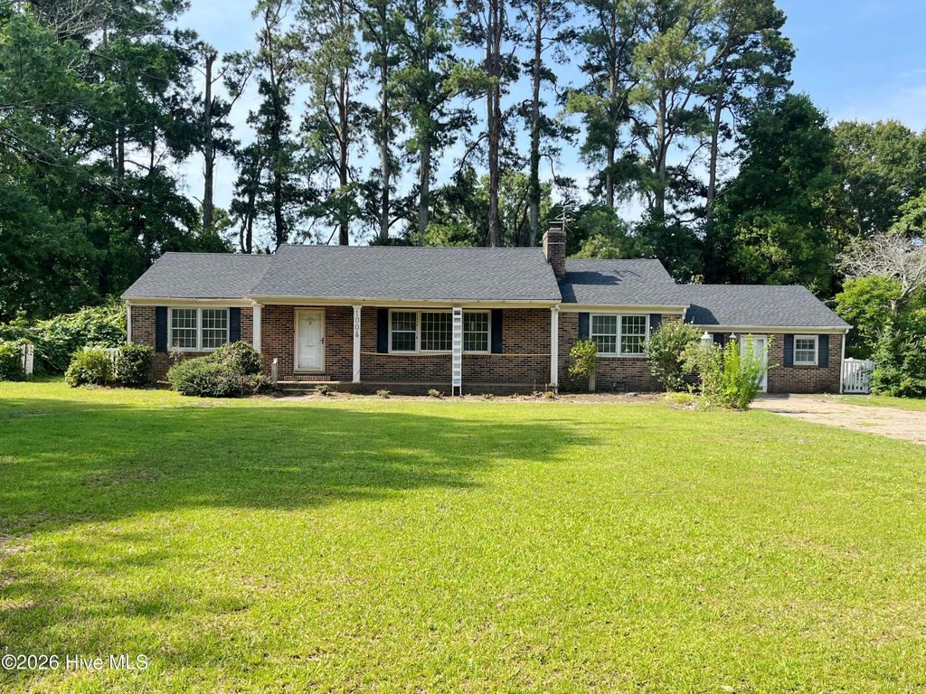 1005 W Queen Street, Edenton