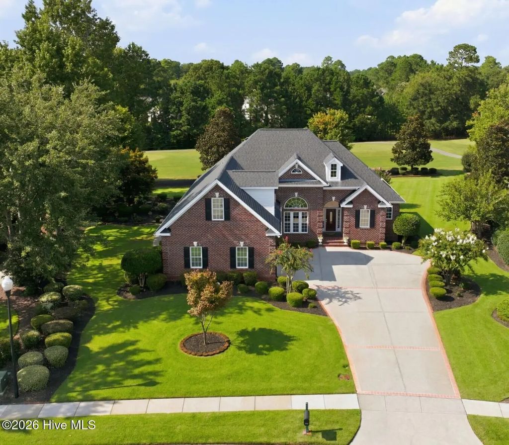1009 West Cove Loop, Leland